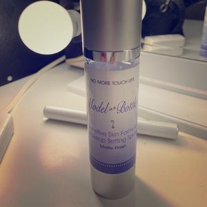 Model In A Bottle Setting Spray